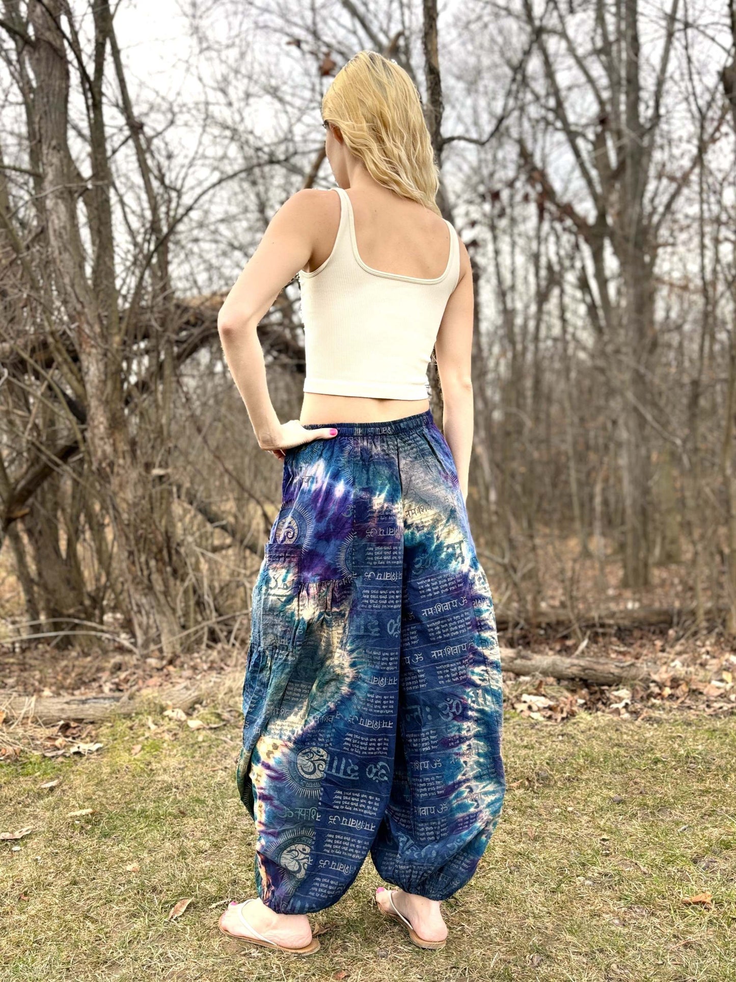 Wide leg tie-dye harem pants with elastic waistband and cuffs, fairtrade and handmade in Thailand.