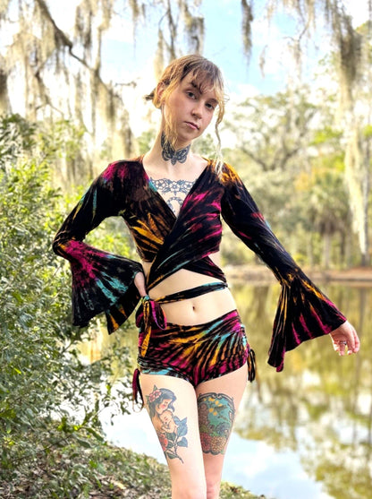 Silvie hybrid top with witchy sleeves in tie-dye design.