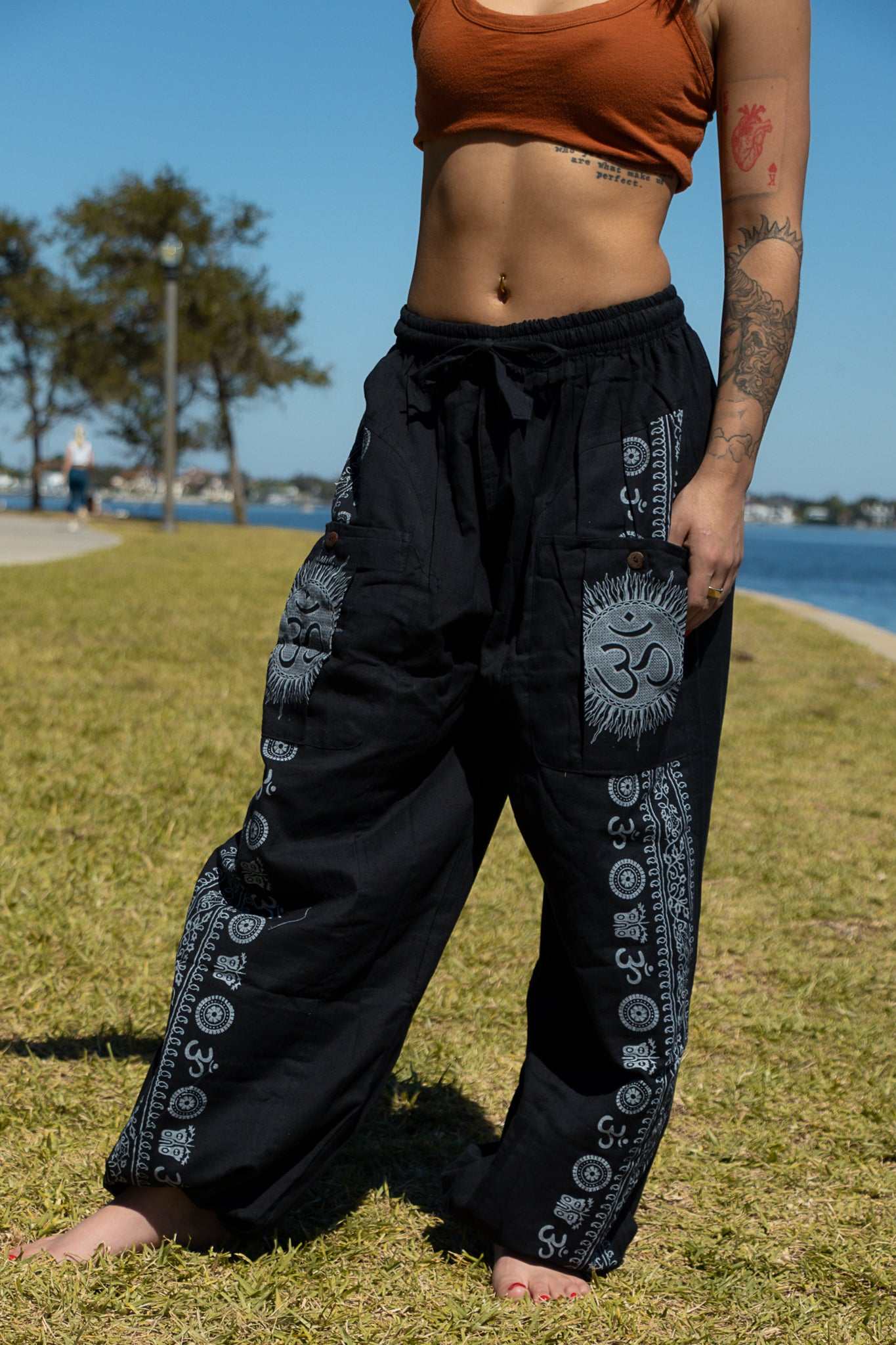Om Straight leg Pants