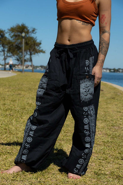 Om Straight leg Pants